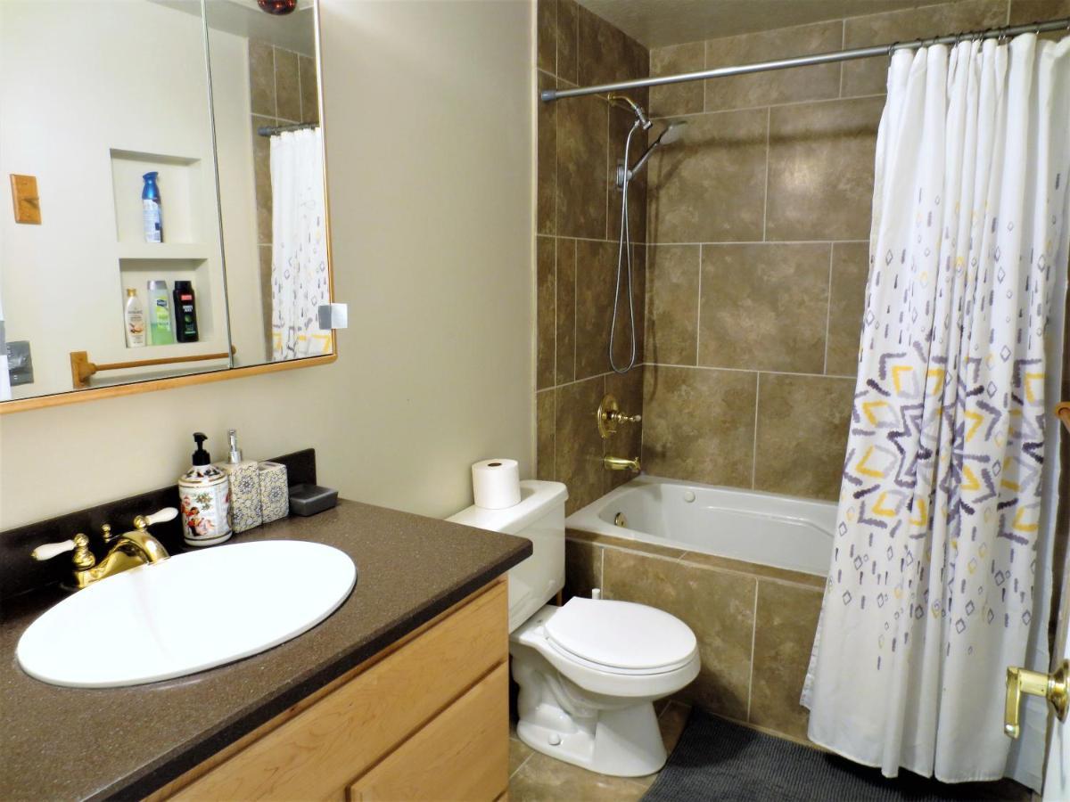 Villa Entire Huge Basement! Fast Wifi! Private Entrance! Salt Lake City Esterno foto
